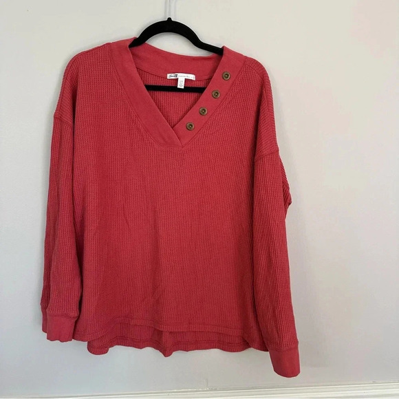 Seven7 Women’s Long Sleeve Waffle Knit Hi/Lo V-Neck Rust/Red Top Size L GUC - Picture 2 of 8